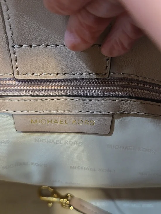 Michael Kors Reagan Signature Brown Medium Satchel - Picture 11 of 14